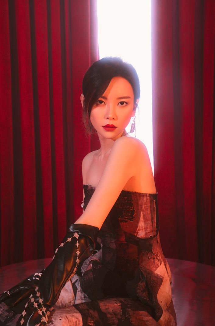 于文文2021年新專輯《于文文/幕間劇》正式上線：音樂更直率、坦承！