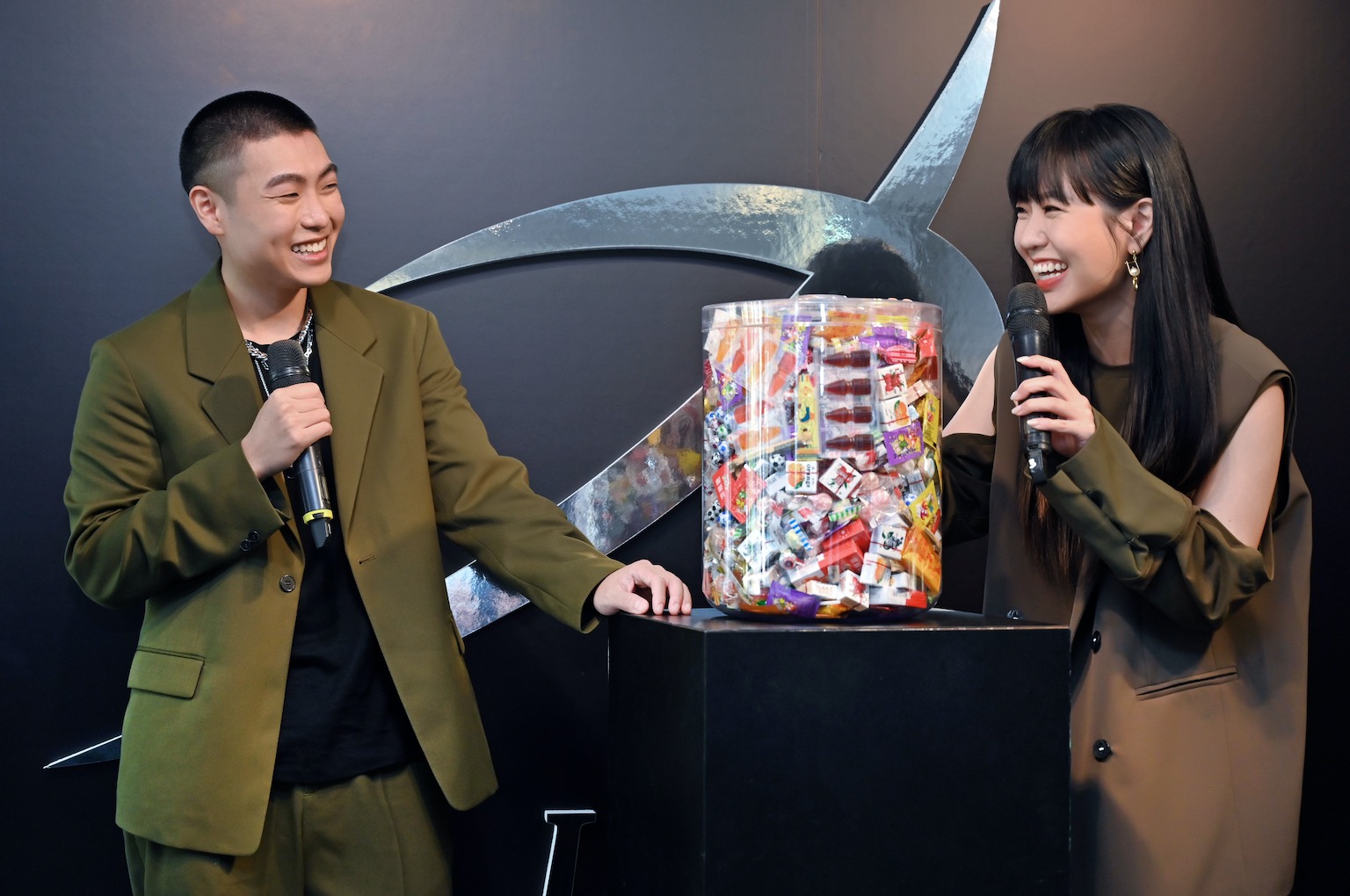 闇黑系創作魔人「LEE」族譜大公開　孫盛希竟是他親表姐！