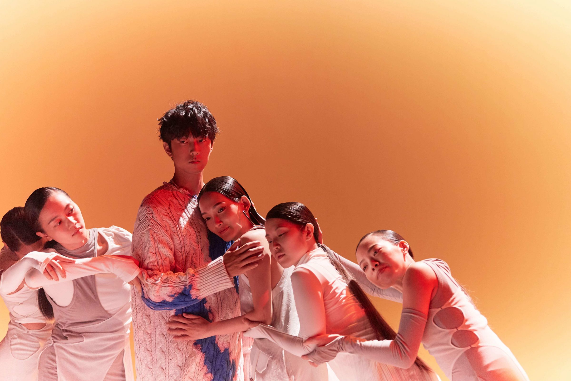 許書豪挑戰與林映唯共舞　新單曲寫下現代人的愛情模式：常被迷惑！