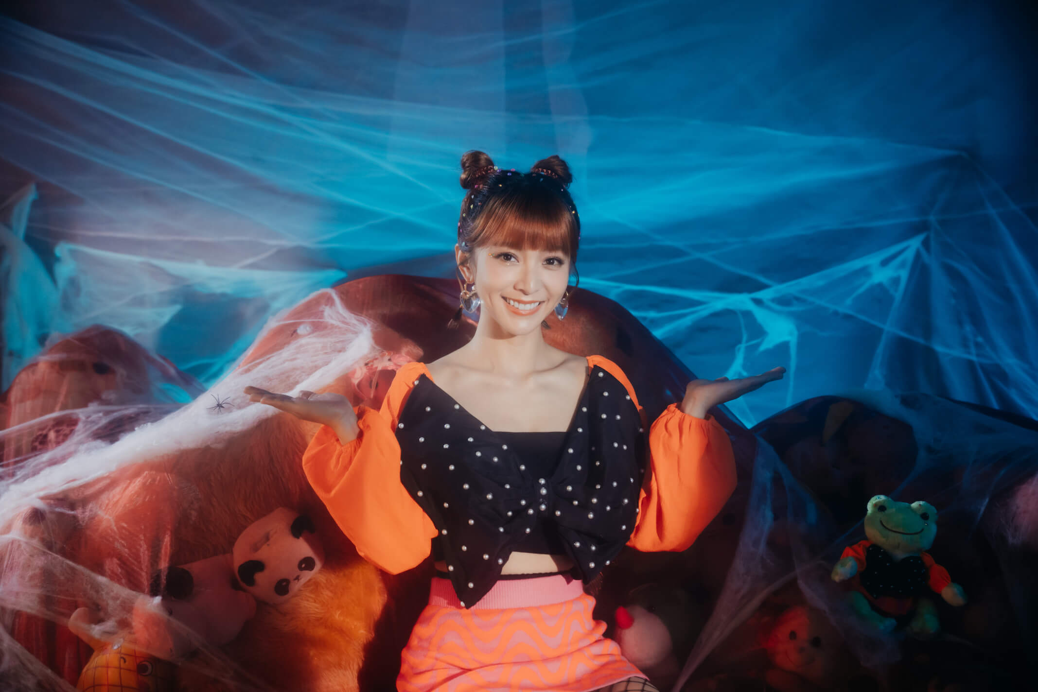 熱舞大曬小蠻腰與腹肌！溫妮年度單曲〈D.C.A.Y不想理你〉