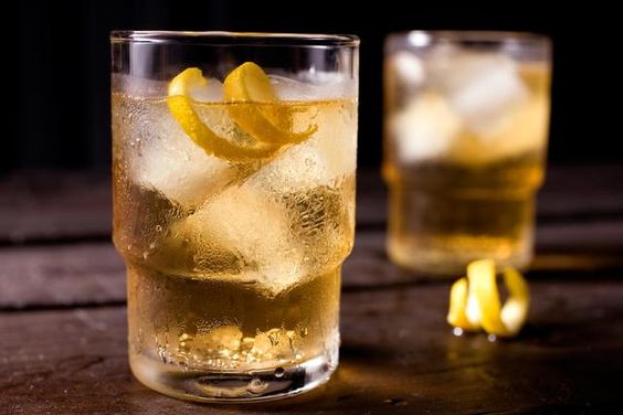 防疫在家好悶?盤點6款「居家簡易調酒」 1分鐘內就搞定!