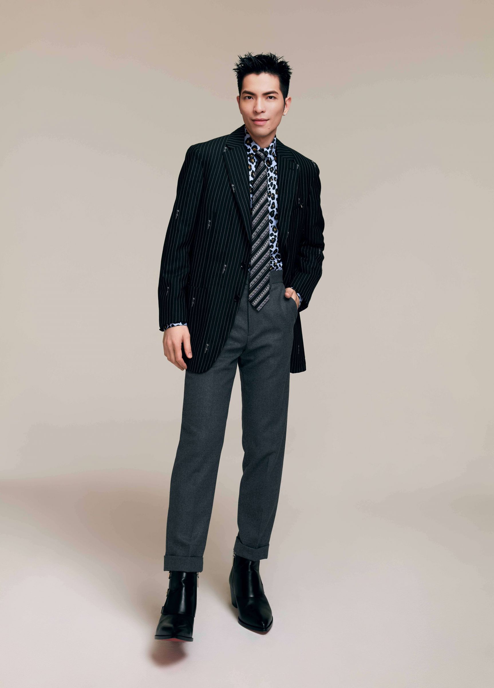 蕭敬騰看電影「又哭又笑」　遭虧水龍頭上身！