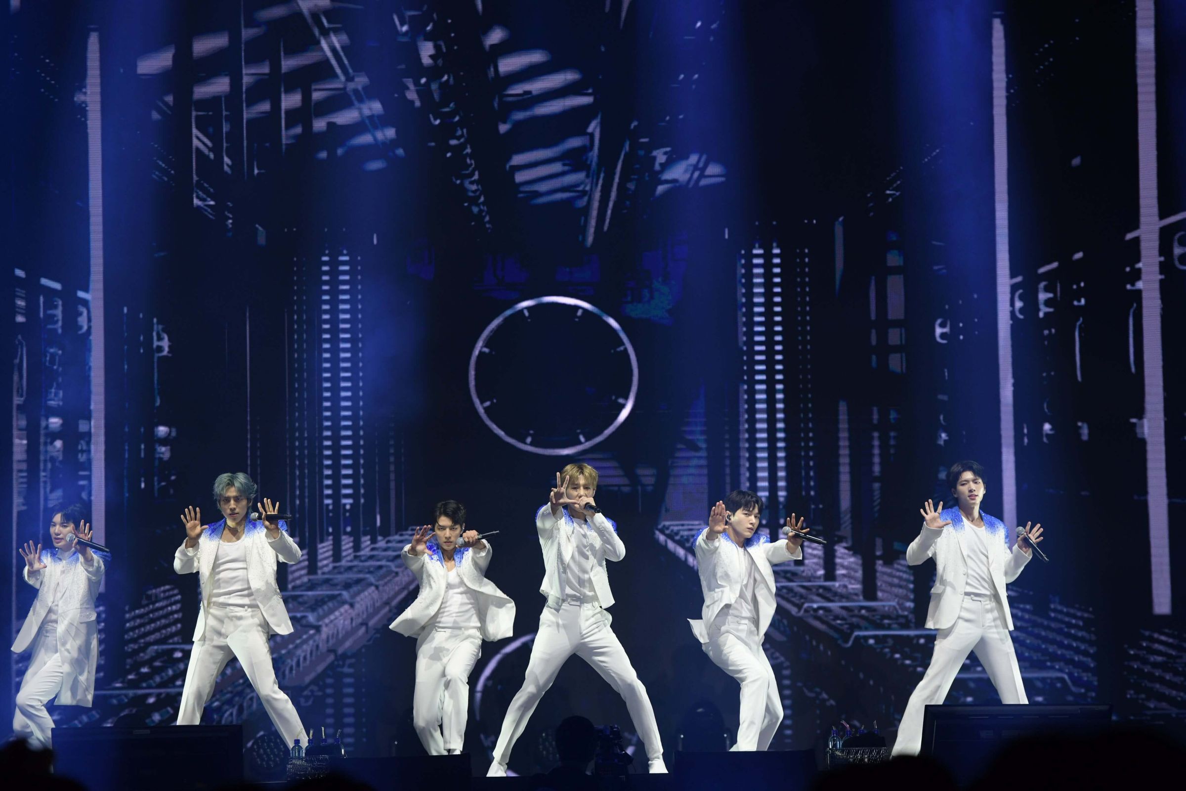 INFINITE時隔七年以「完全體」在台開唱!出道曲 〈Co