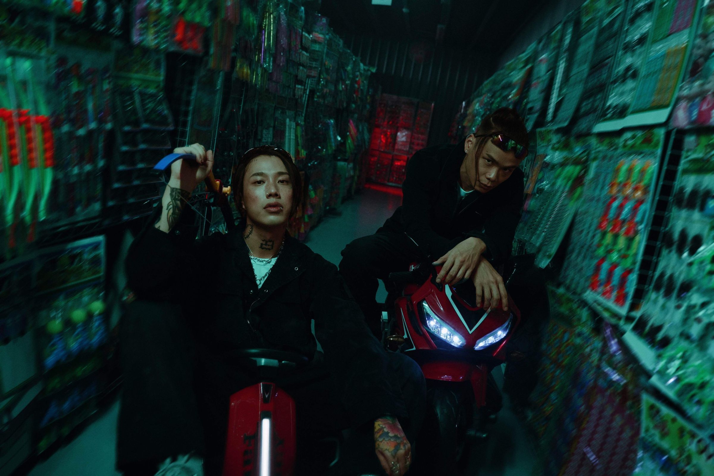 曾替人抱不平和好兄弟撕破臉!Marz23、Barry Chen合作唱出背後被捅刀故事