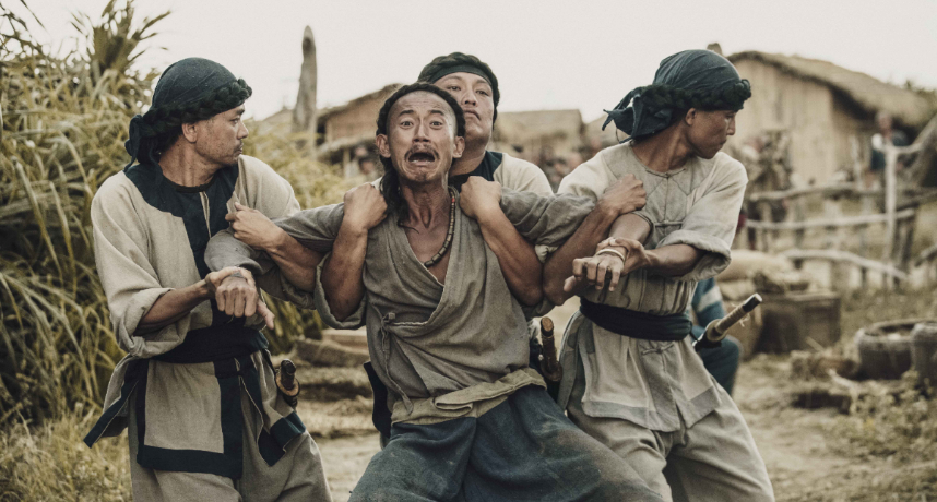 《斯卡羅》三位金鐘視帝尬戲 吳慷仁忍恐懼吃鹹魚:超級臭!