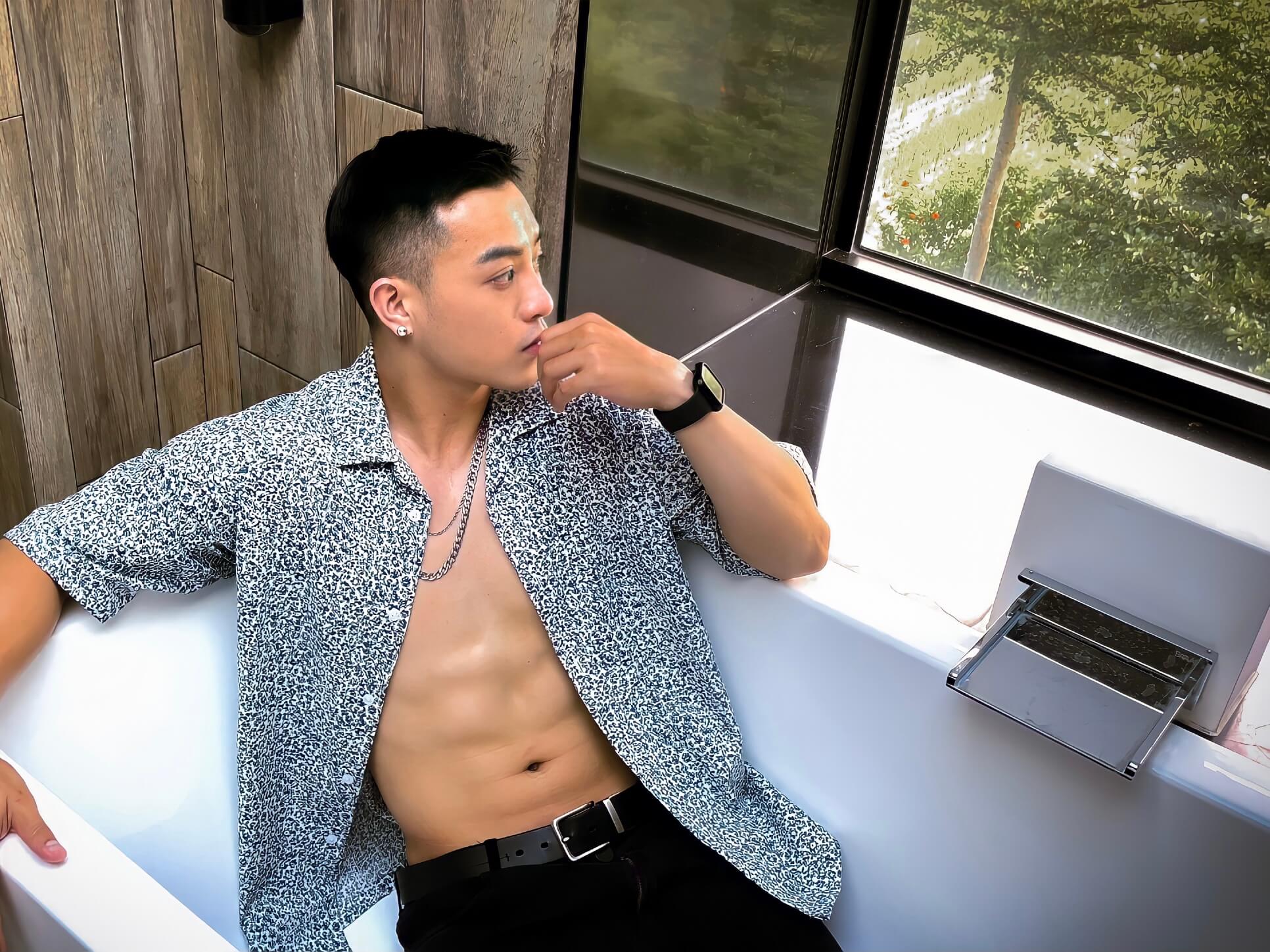 曾奕翔ST單曲〈不讓我睡〉展說唱才華　女友蒙面現身跨刀成大彩蛋！