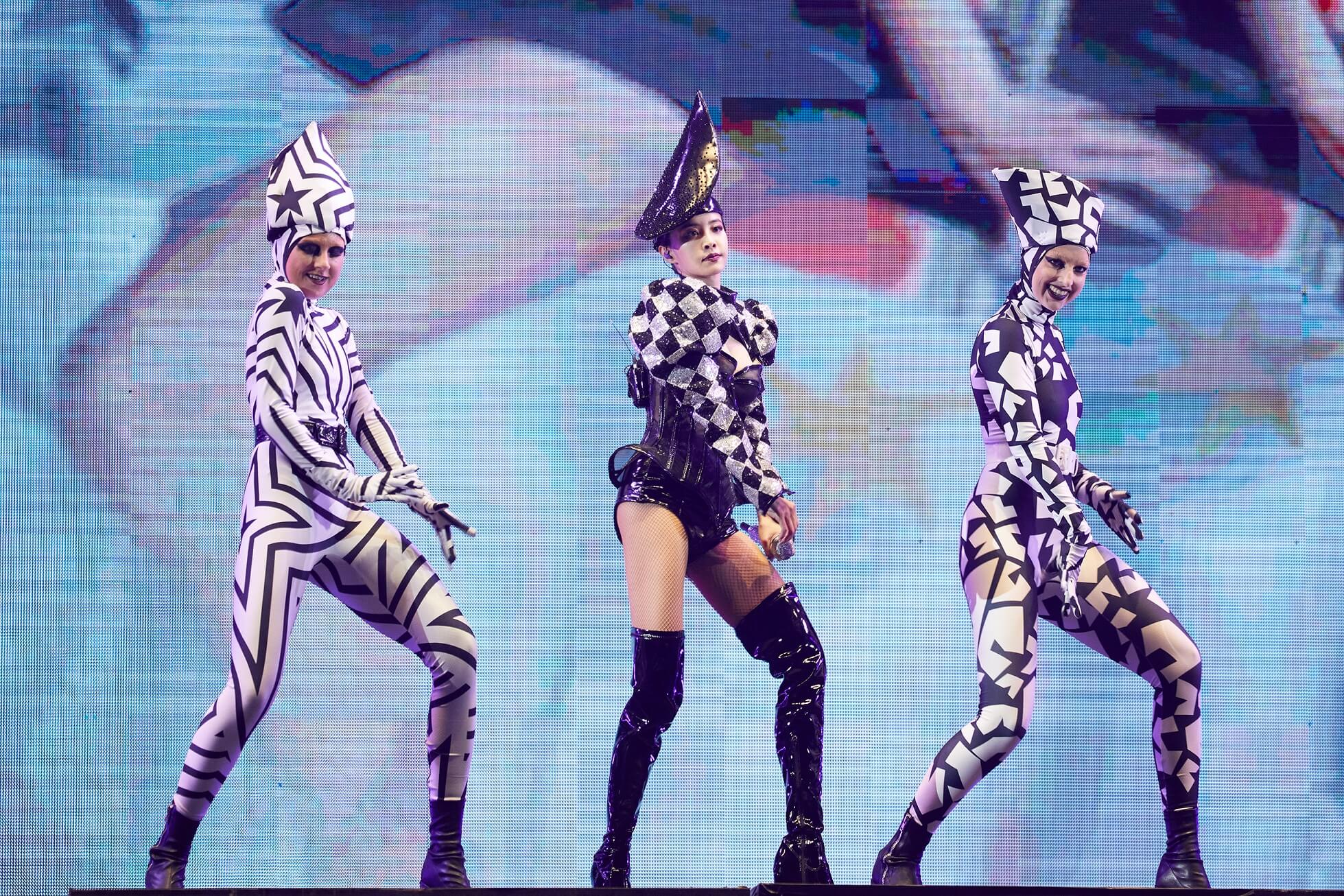 伍佰降臨高雄巨蛋！蔡依林「曝光兩人交情」：：感謝老師