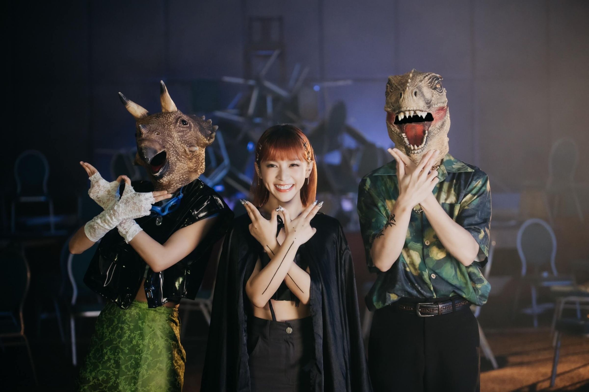 熱舞大曬小蠻腰與腹肌！溫妮年度單曲〈D.C.A.Y不想理你〉