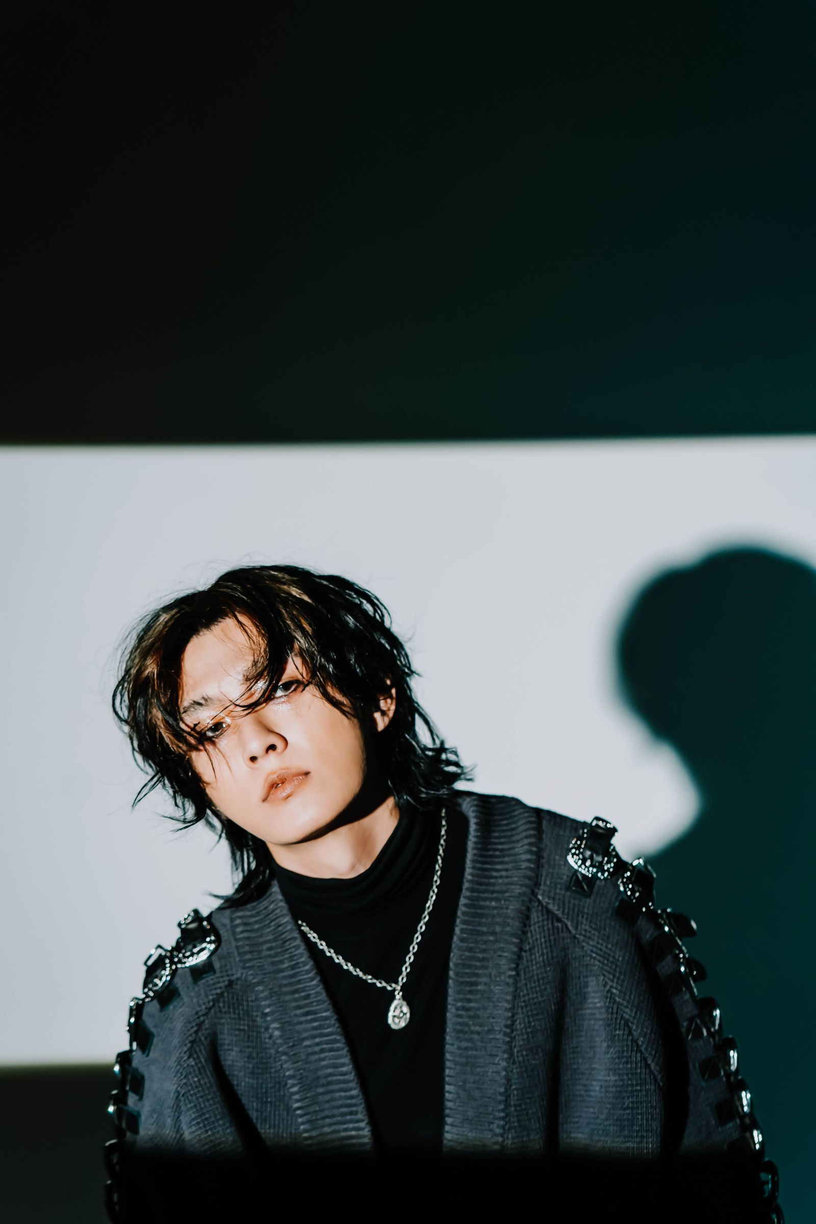 炎亞綸「大膽挑戰頹廢風」：時尚不會過期！