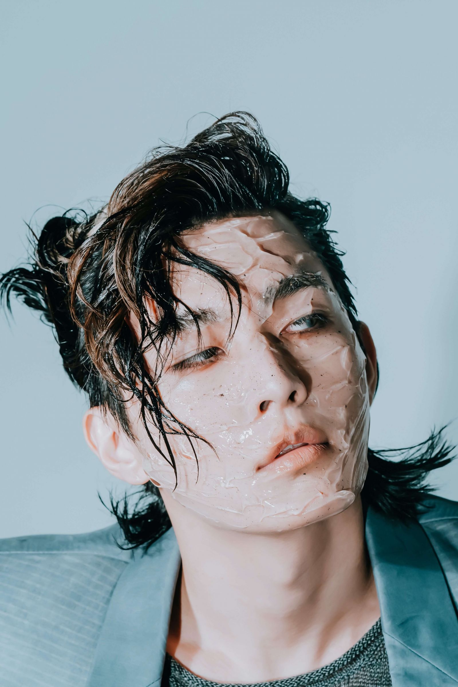 炎亞綸「單曲發行時間曝光」 透明膠感妝:幾乎素顏上陣!