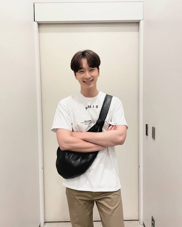 快訊／2PM首位人夫！黃燦盛IG親筆拋出結婚震撼彈　曝：要當爸了