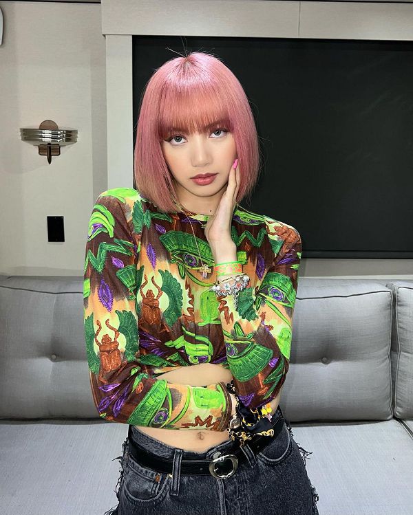快訊/BLACKPINK Lisa確診!