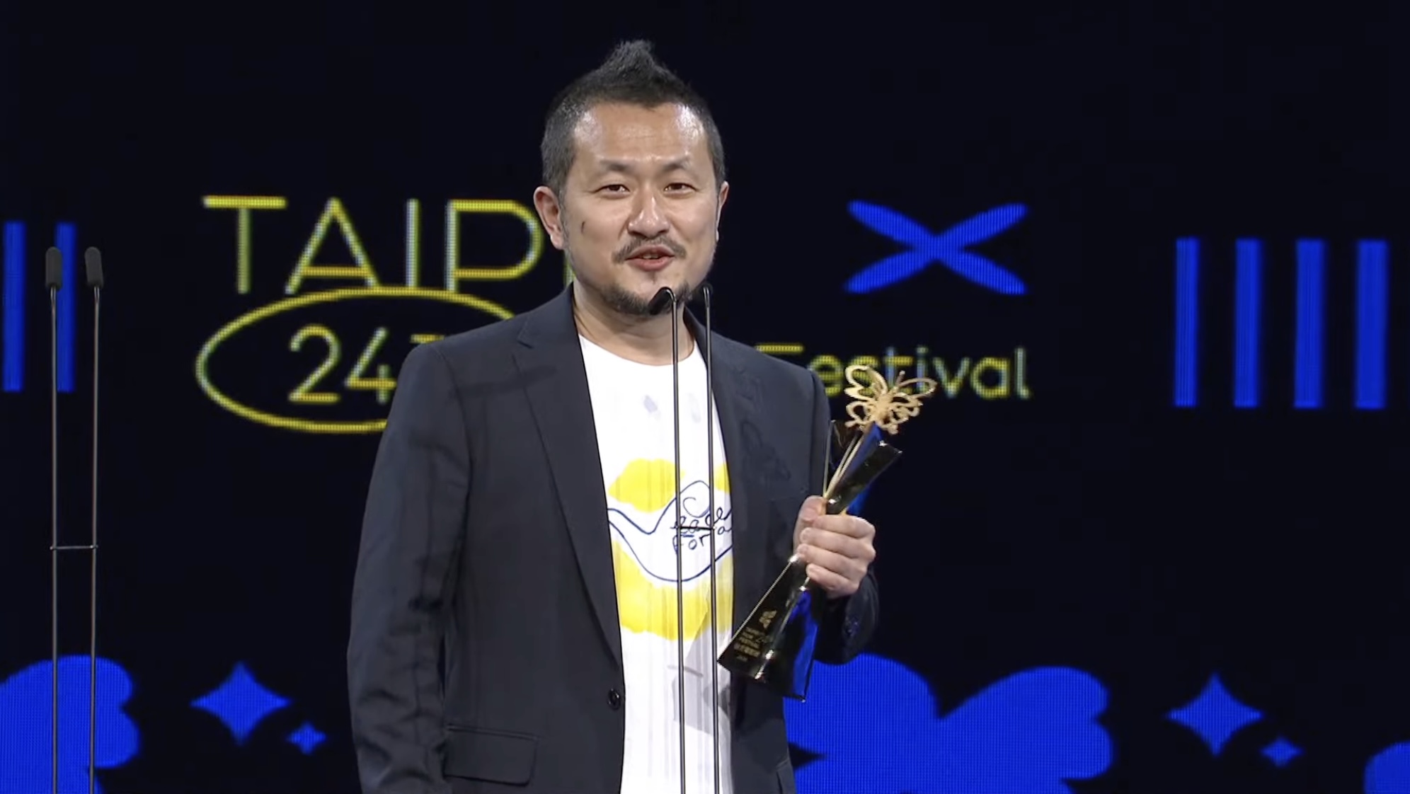 台北電影節/九把刀奪最佳導演!上台先自嘲麥克風太高 柯震東聞訊「當場下跪」