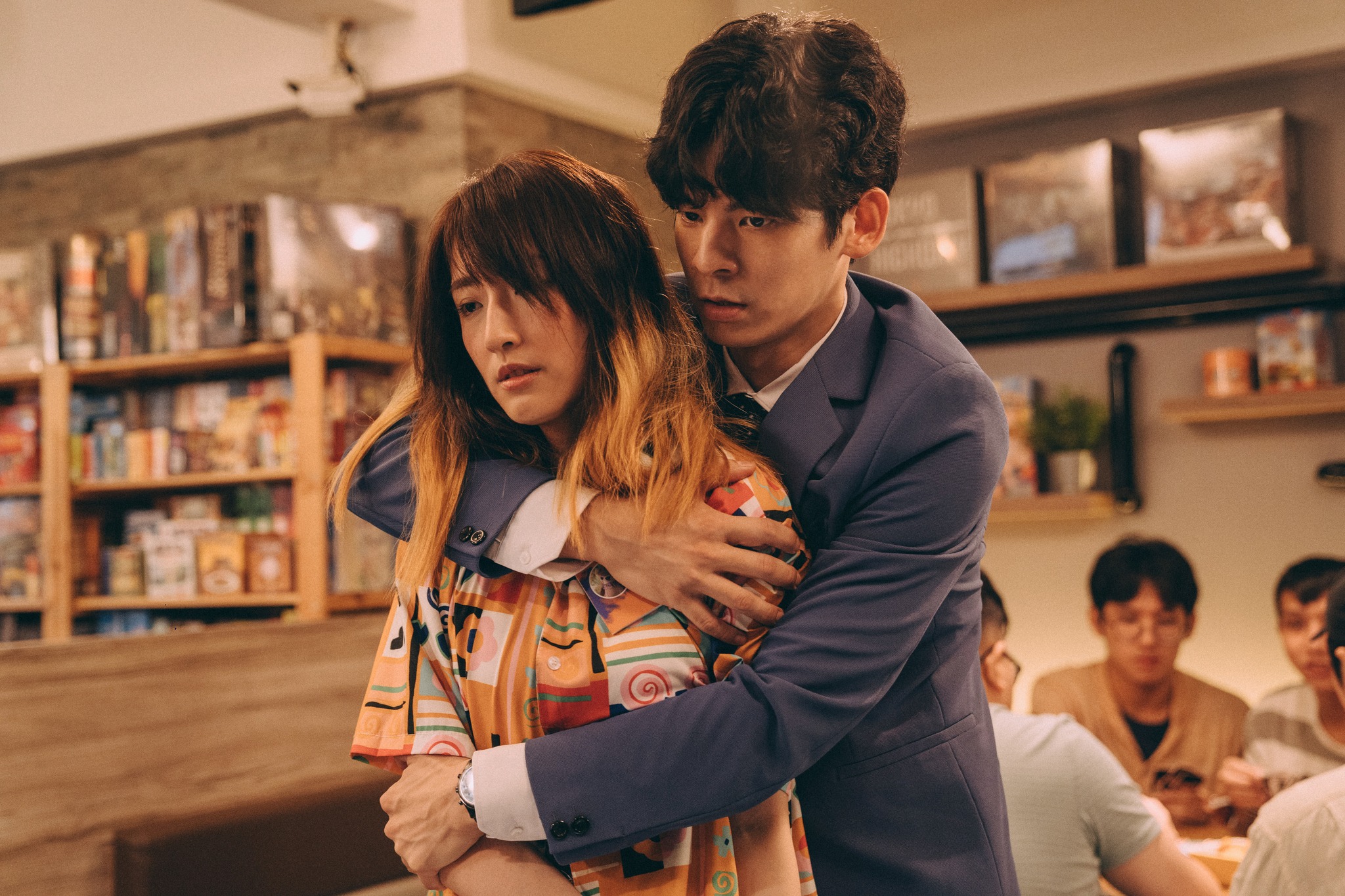 台劇《媽別鬧了》1-11分集劇情：潮媽比莉跨國求愛記！劇情「笑中帶淚」引反思