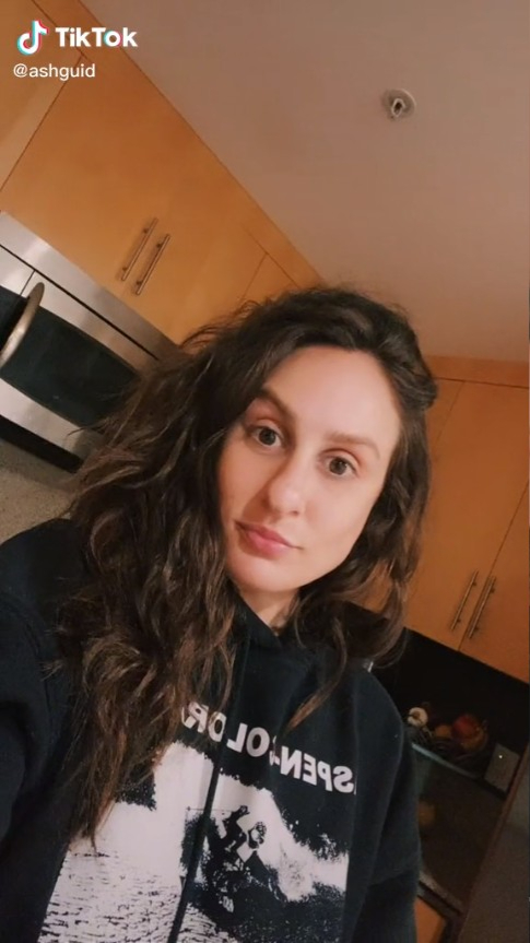 20歲嫩妹避孕仍生子！男嬰誕生「手握一個Y」奇蹟場面曝光　護理師圍觀全嚇壞