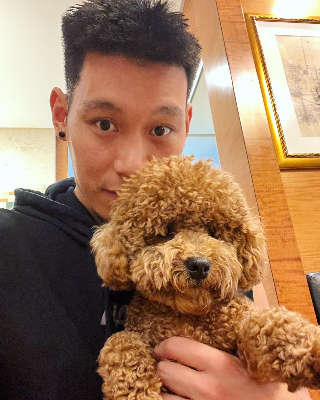 林書豪砸下震撼彈!自爆「兩年前已秘婚」森林下擁吻愛妻:人生最高光時刻