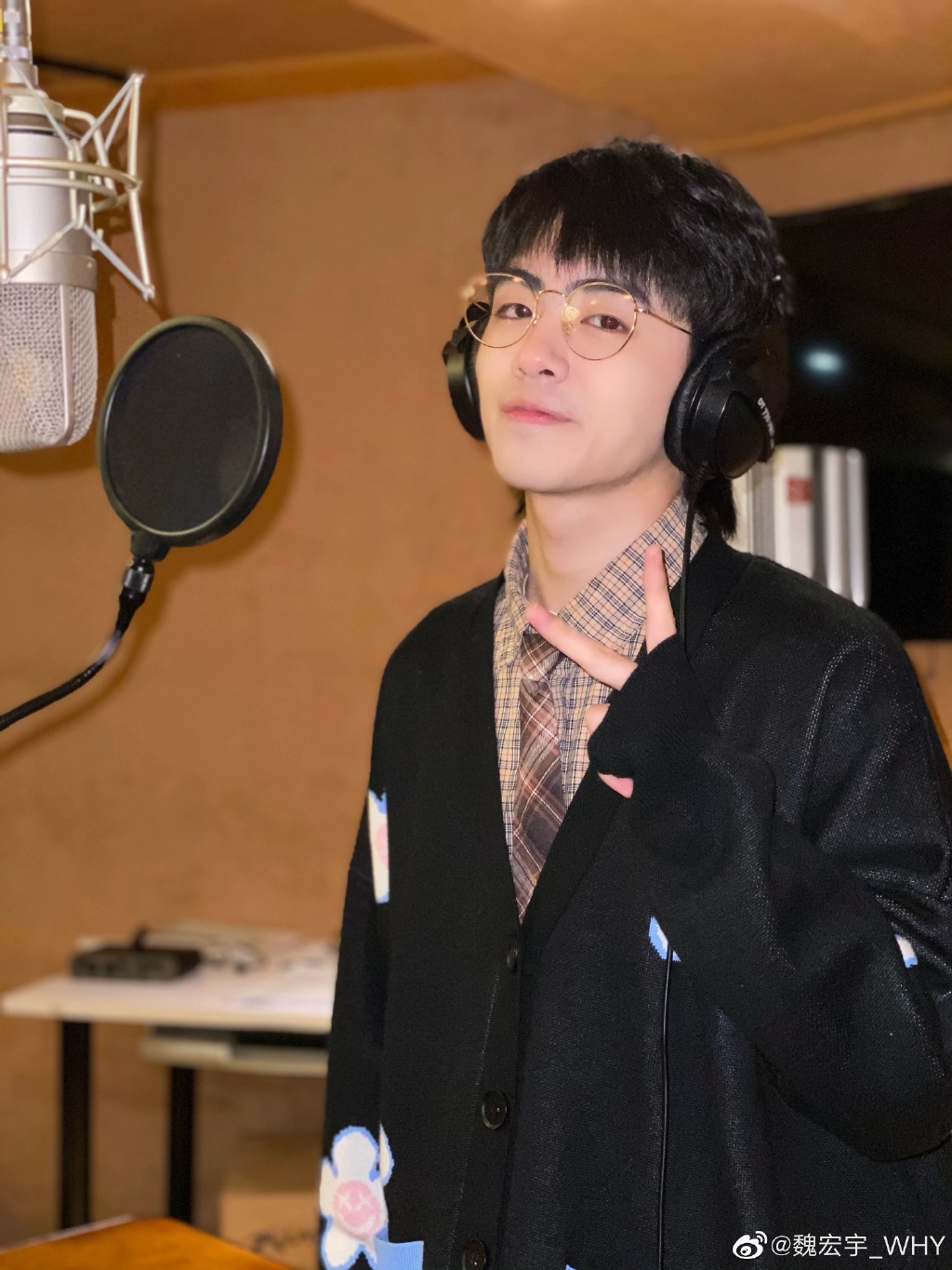 前女友公開「劈腿」、「欠錢」證據!《青春有你3》魏宏宇被要求退賽