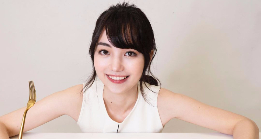 黑嘉嘉姐姐真面目曝光!高挑身型、深邃五官 網讚:姐妹都是仙女