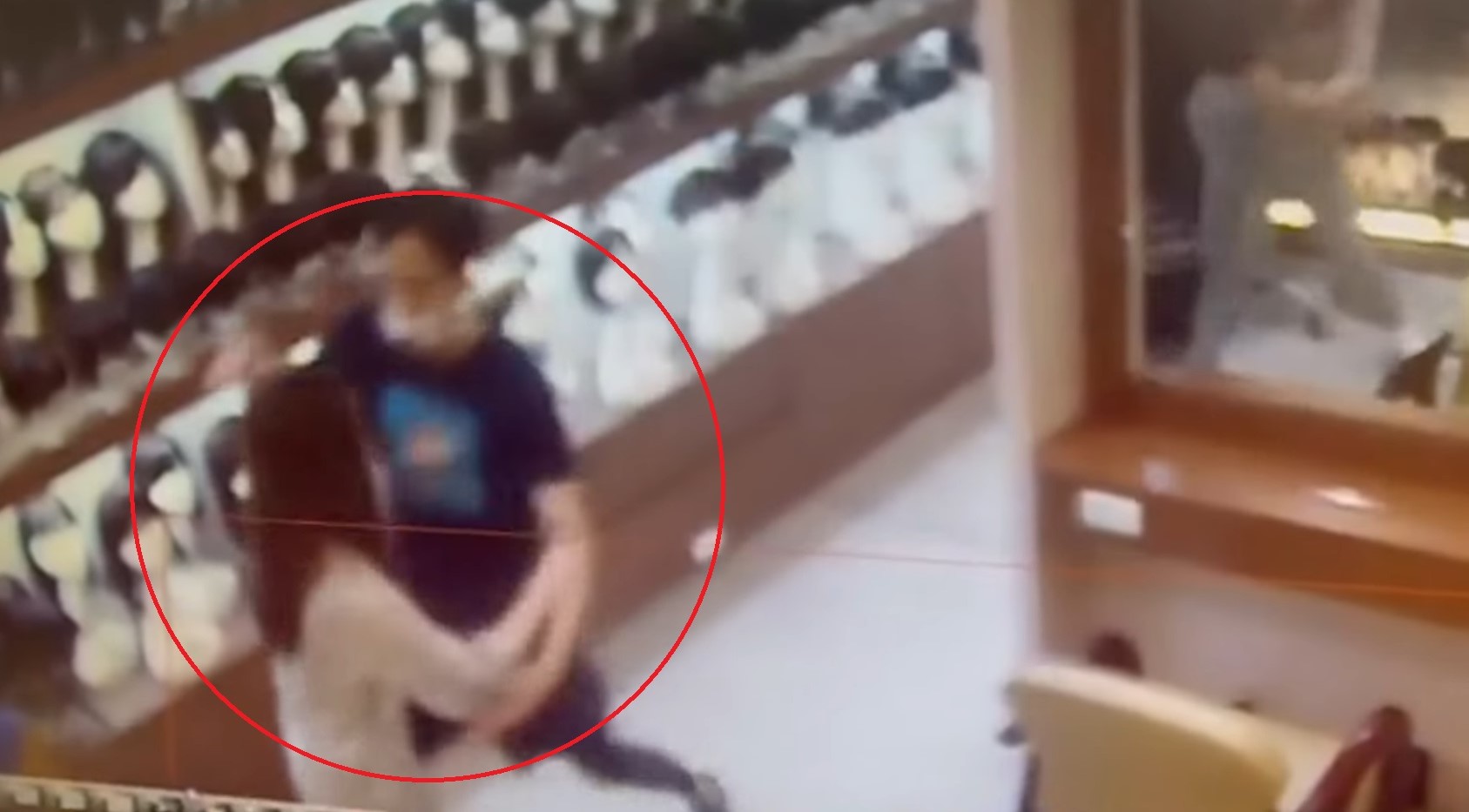 麻吉弟弟二度道歉！精神崩潰僅剩「片段記憶」　感謝女店員出手相助：絕無不好意圖