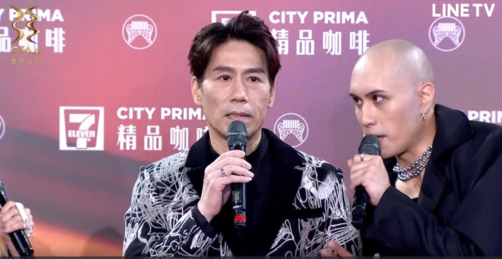 金曲33／國民姑丈羅時豐帥氣登紅毯！「結實好身材」包不住　首接主持壓力大：吃藥才能睡