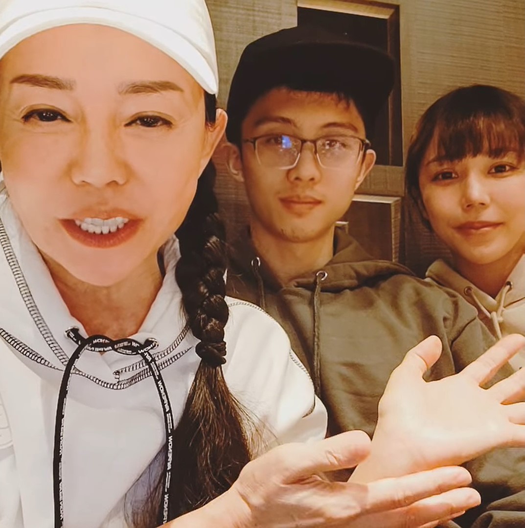 孫安佐超兇女友收服婆婆的心！狄鶯親口介紹「這是我媳婦」甜喊：是我的寶貝