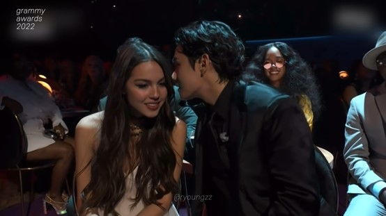 BTS再登葛萊美！撩妹傳紙條嗨翻全場　V「抽菸被偷拍」惹怒網