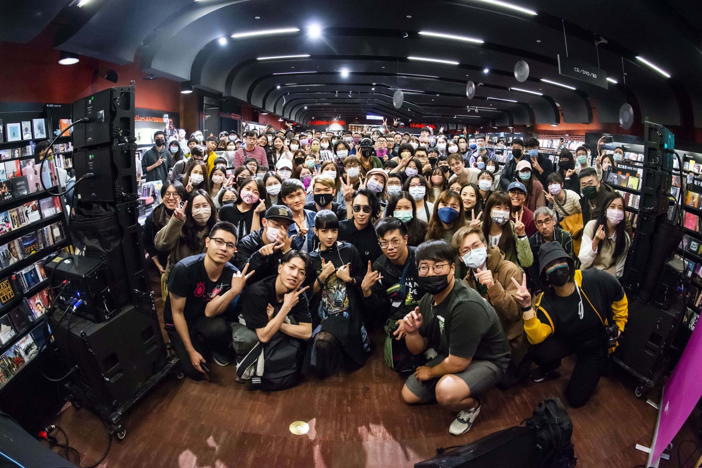 原子邦妮完成「開趴」夢想！電子低頻震出事　預告今年計畫