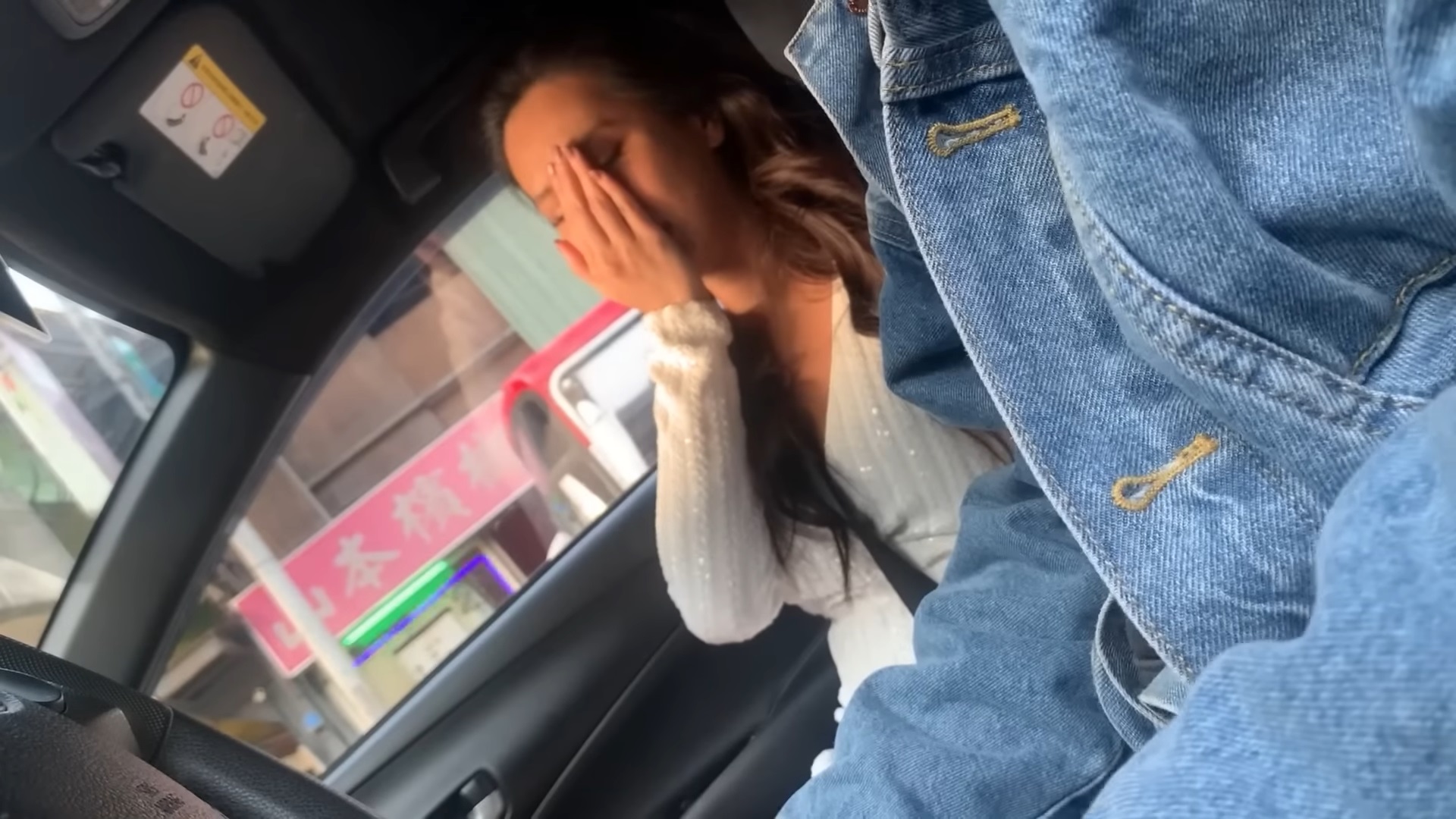 薔薔愛犬被綁架！「爆哭下跪」開直播怒譙　還原過程：怎麼會有這種事