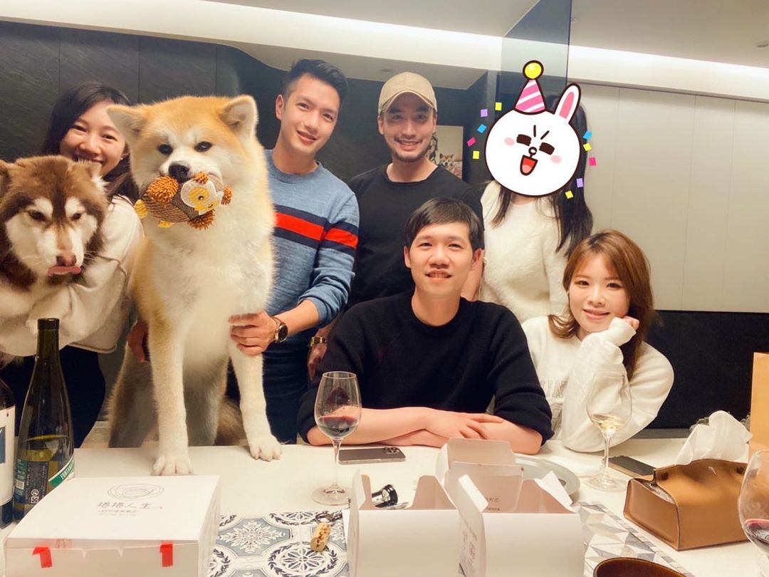 賴弘國第3任老婆「正臉照」曝光！挺6月孕肚曬恩愛被讚爆：氣質很仙