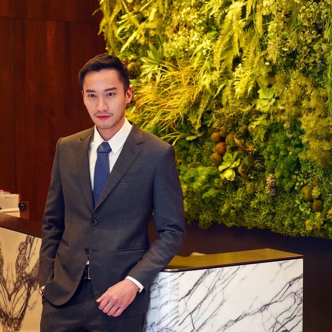 賴弘國第3任老婆「正臉照」曝光！挺6月孕肚曬恩愛被讚爆：氣質很仙