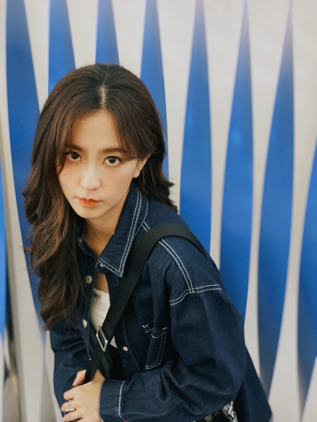 周曉涵「頭髮捲入機器卡頭皮」！剪掉長髮脫困　揭驚險過程爆哭：彷彿想置於死地