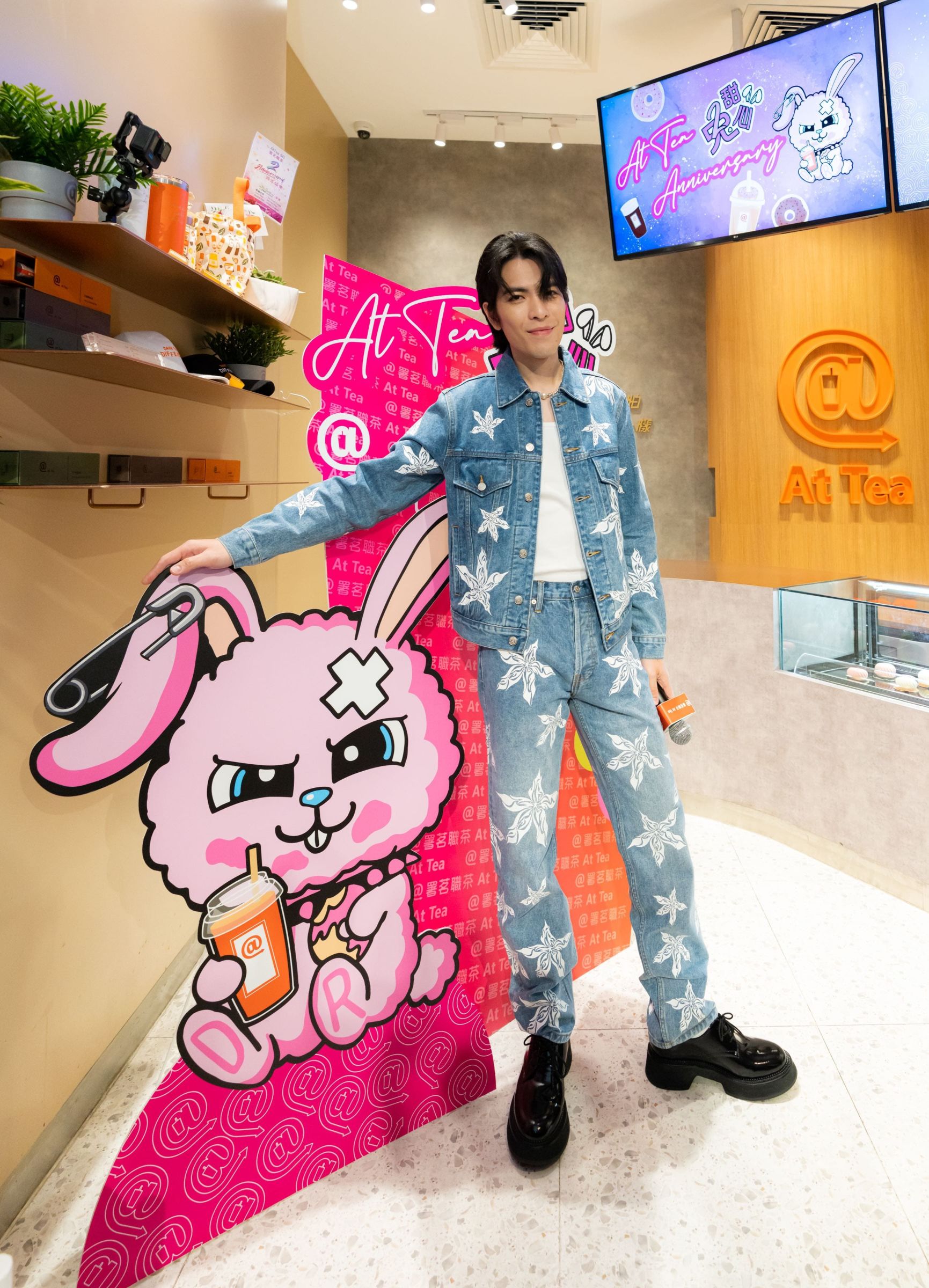 蕭敬騰登新加坡《紅星大獎 2023》！現身飲料店周年派對　驚喜宣布好消息