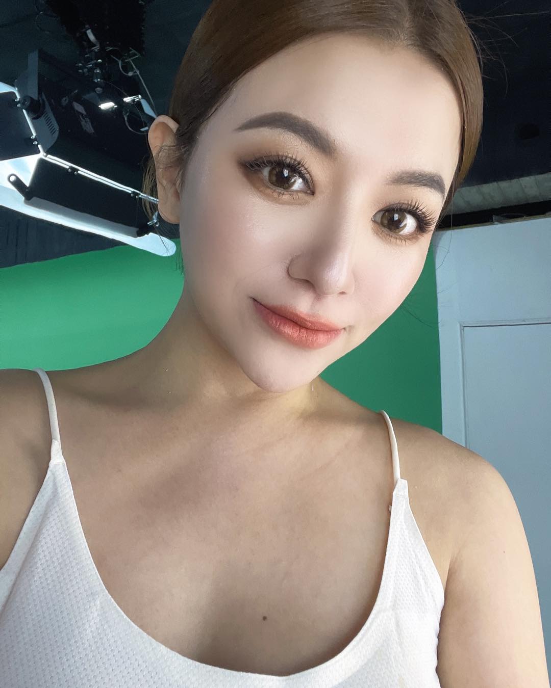 李妍憬慘遇渣男！曬親密吻照控訴「2大惡行」　自揭坎坷情路怒嗆：當我包養你