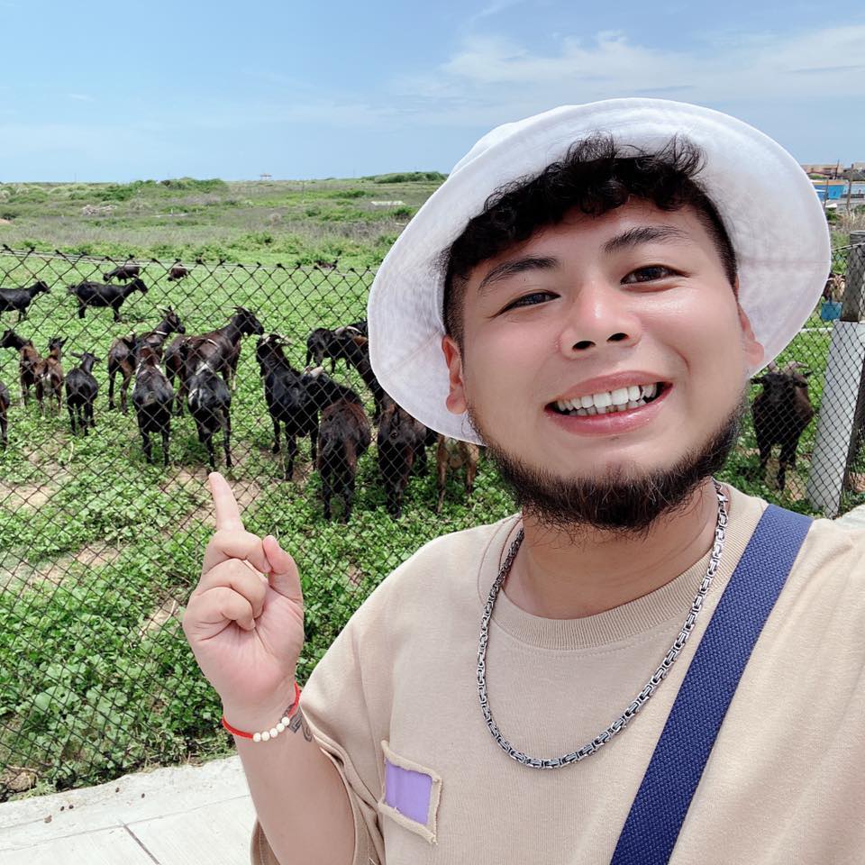 被加油站員工嗆「開好車還加300」！游否希還原真相　怒譙三字經：非常無腦