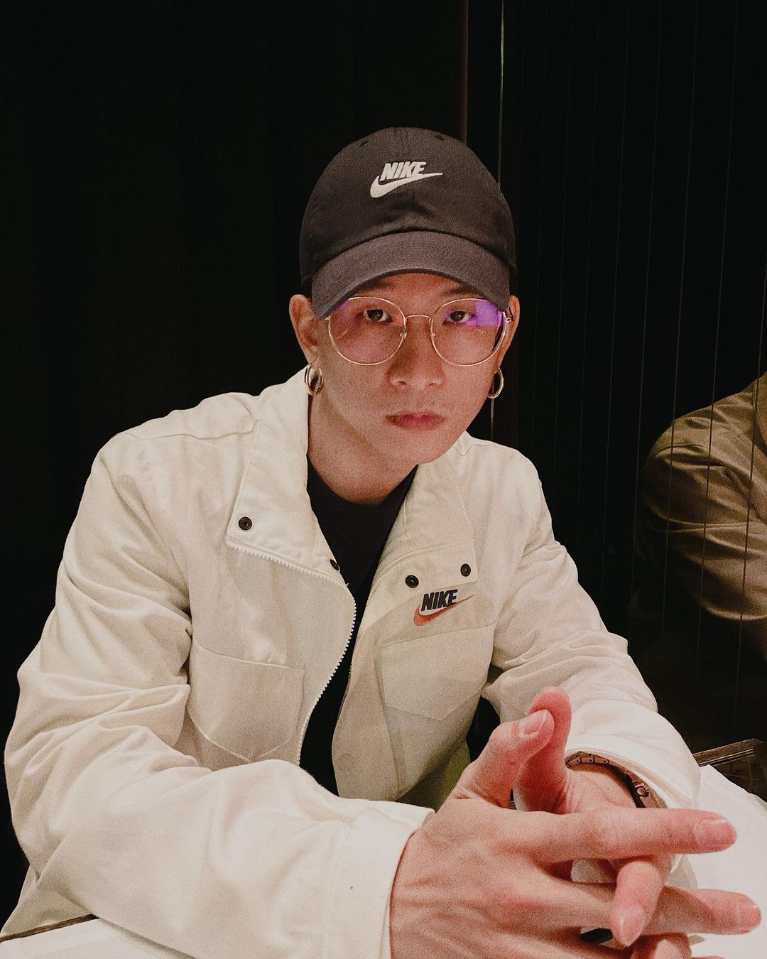 茄子蛋阿斌「嚴重失聲」全面停工爆解散傳聞！演出全靠吃藥苦撐　經紀公司回應了