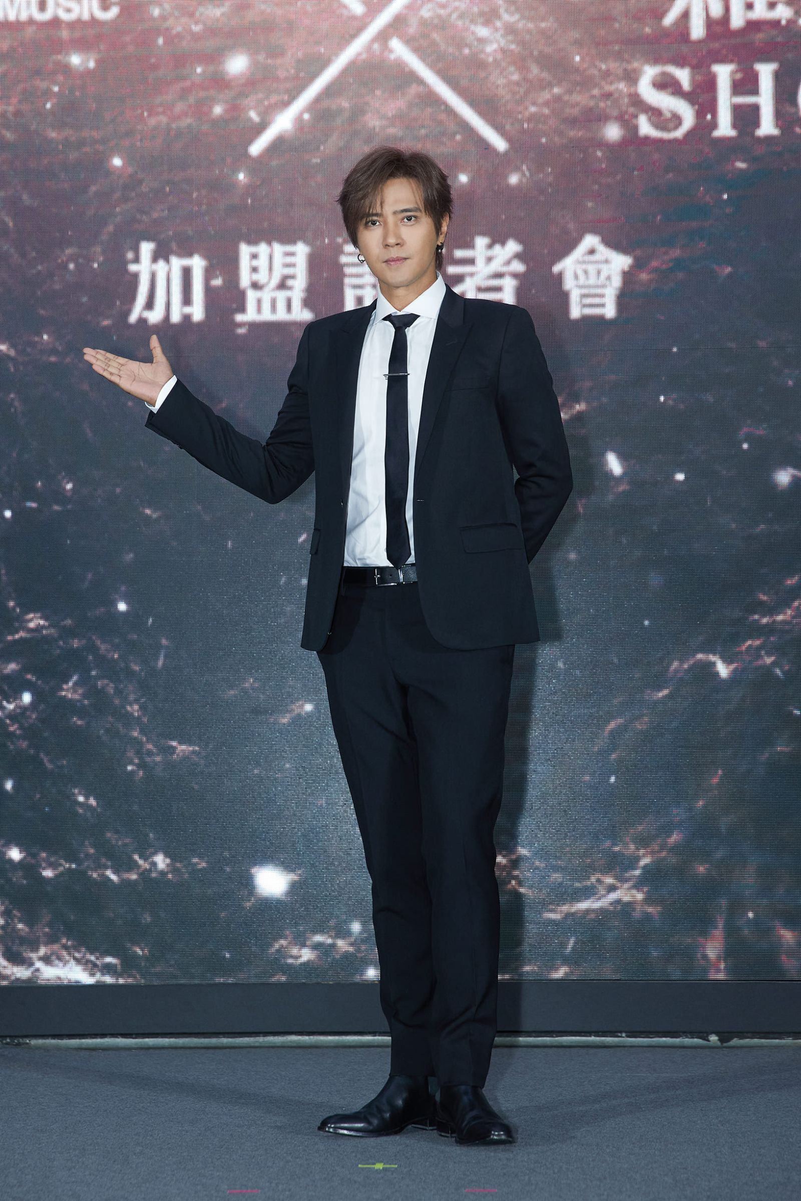 羅志祥親口認了「與愷樂有聯絡」！鬆口和周揚青私下關係：每個人都要向前看