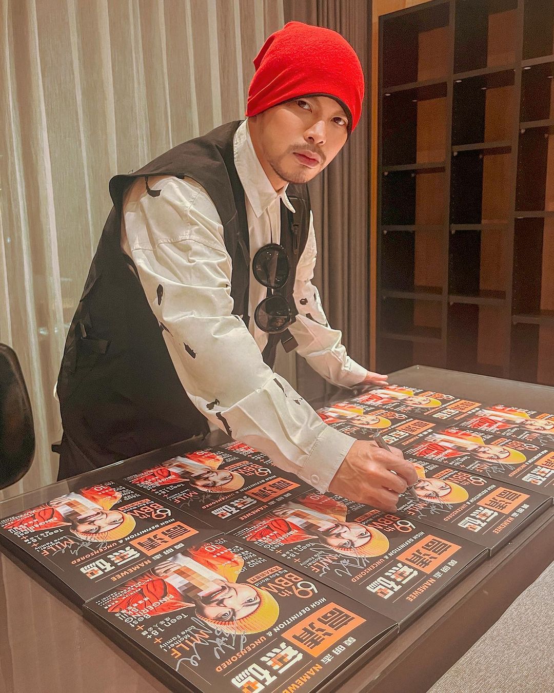 黃明志爆男星「不戴套硬上女粉」！痛揭3線索網瘋猜　火大開砲：低能言論真噁心