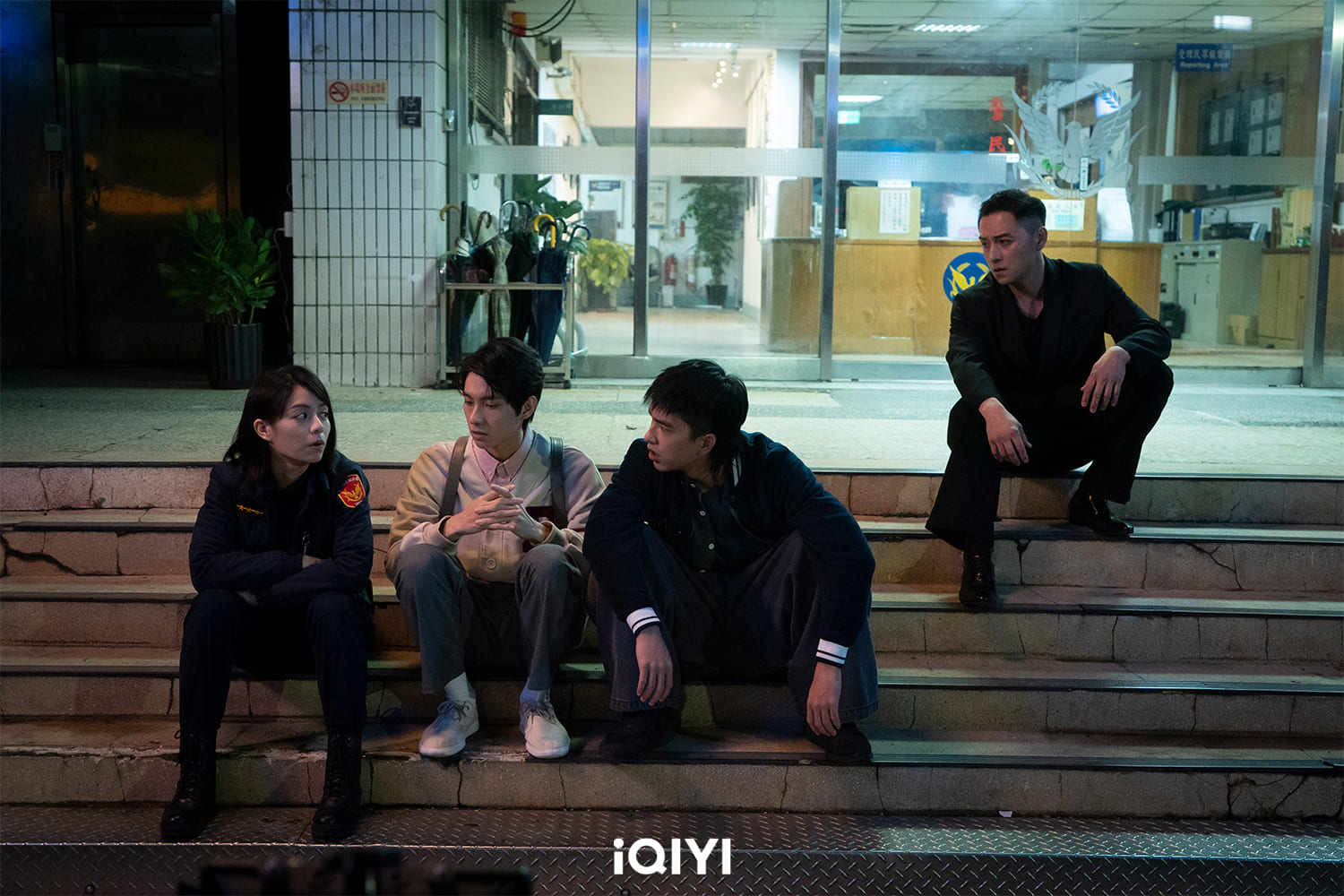 《不良執念清除師》鄭人碩石化如漫威人物！自曝被曾敬驊圈粉　黑嘉嘉古裝被讚「美到時間靜止」