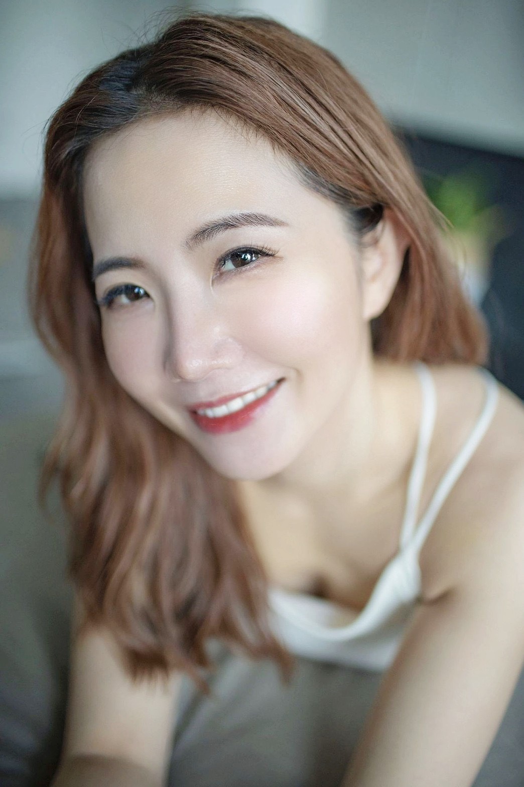 謝忻開車趕通告「撞飛新聞車後照鏡」！她還原事發經過鞠躬誠懇道歉：我是馬路三寶