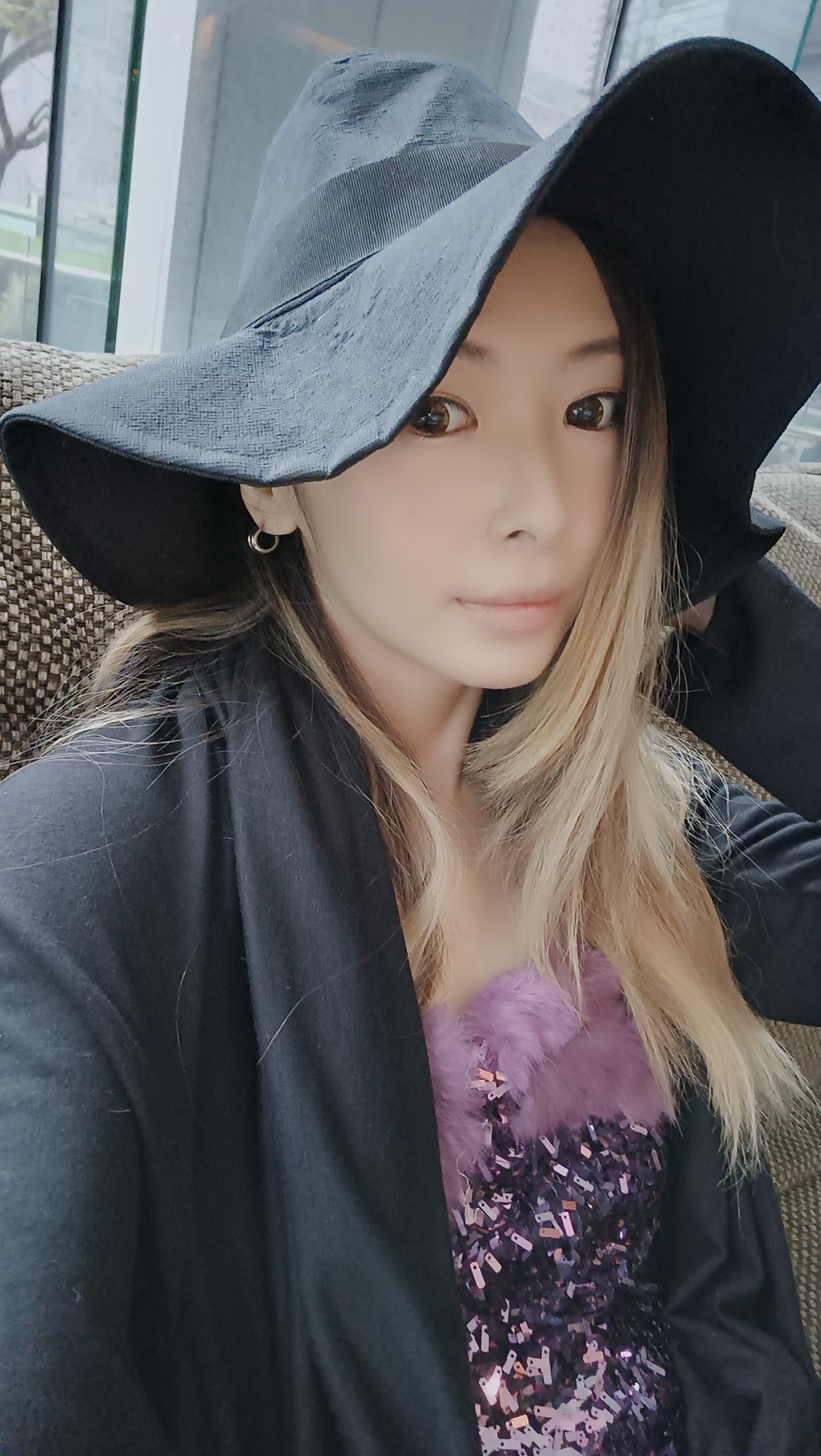 賣二手衣遭網友惡意棄標!Makiyo氣炸「直播怒譙」:這樣好玩嗎?