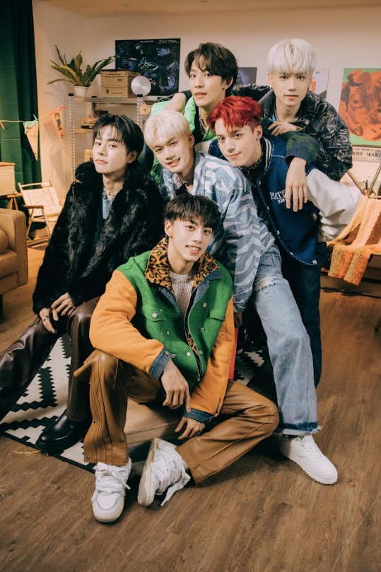 Ozone男友感爆棚！甜唱情歌直球告白　祖安爆料佳辰連跌到都帥