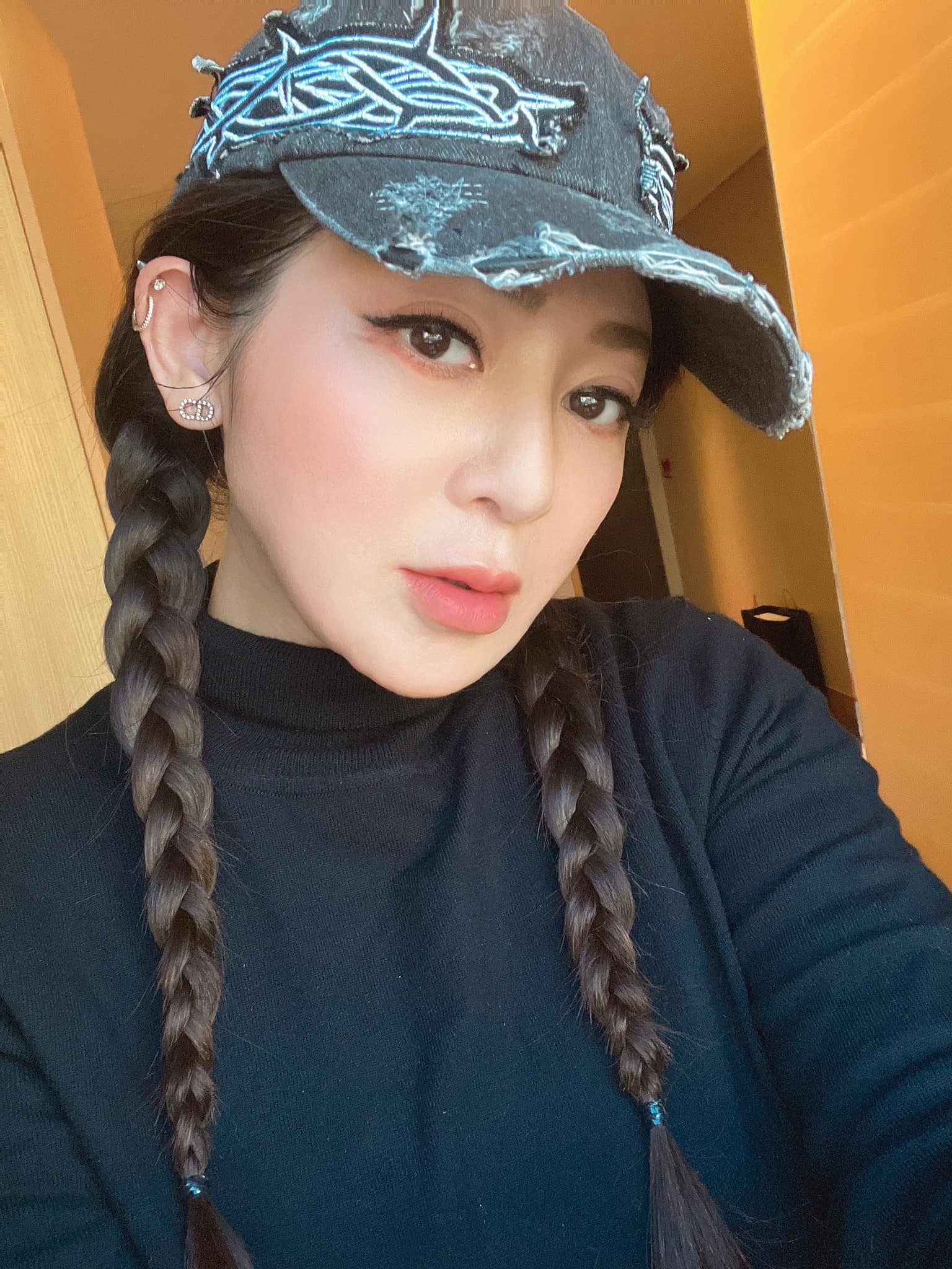 王彩樺40年前國中嫩照曝光！短髮造型「撞臉納豆」　網笑：像大姐頭