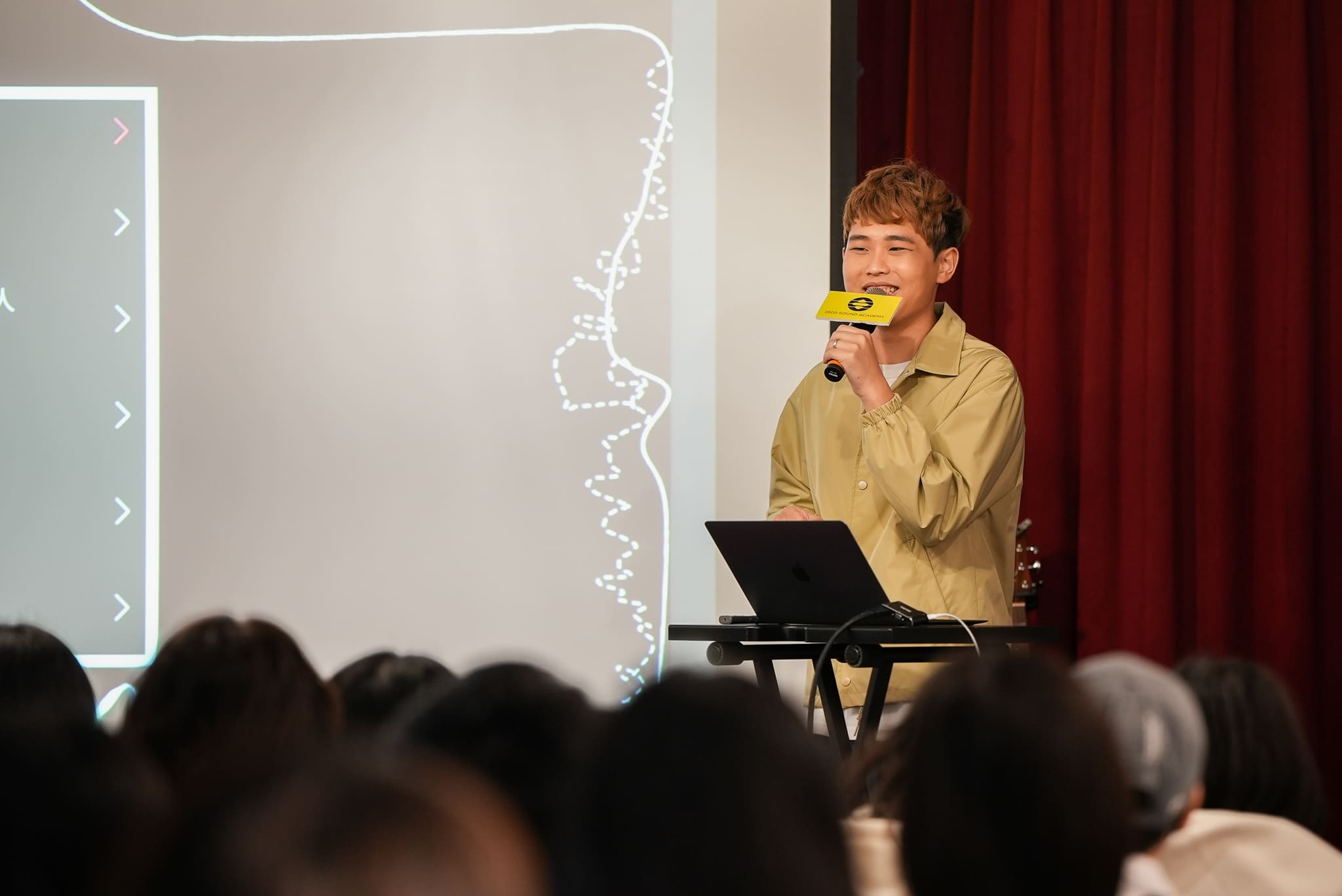 理想混蛋「雞丁」自封「浴室歌手」！無私分享創作心法