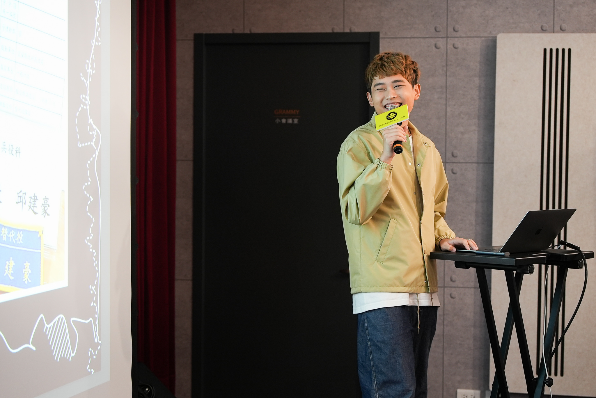 理想混蛋「雞丁」自封「浴室歌手」！無私分享創作心法