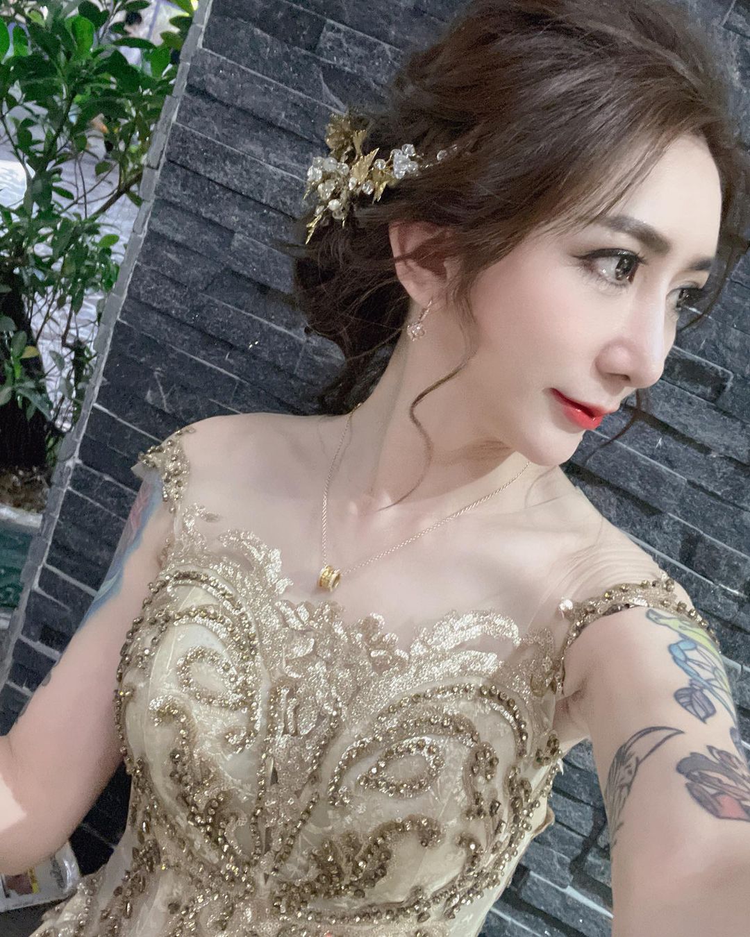 罔腰宣布結婚!披婚紗「情定1年半帥男友」 告白甜喊:我是楊太太