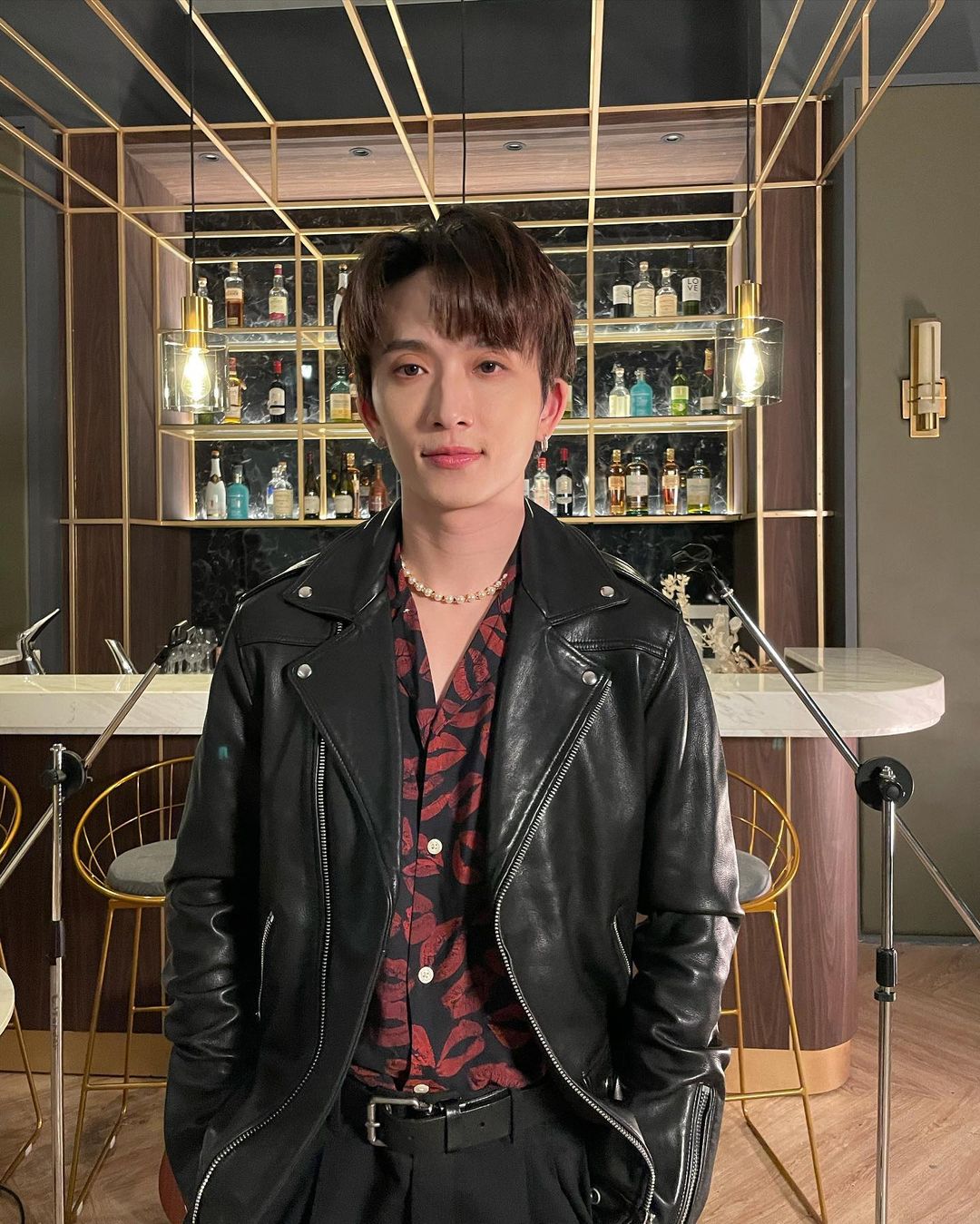 邱鋒澤遭爆退出《娛樂百分百》！官方社群「疑露餡」　網瘋猜接棒人選