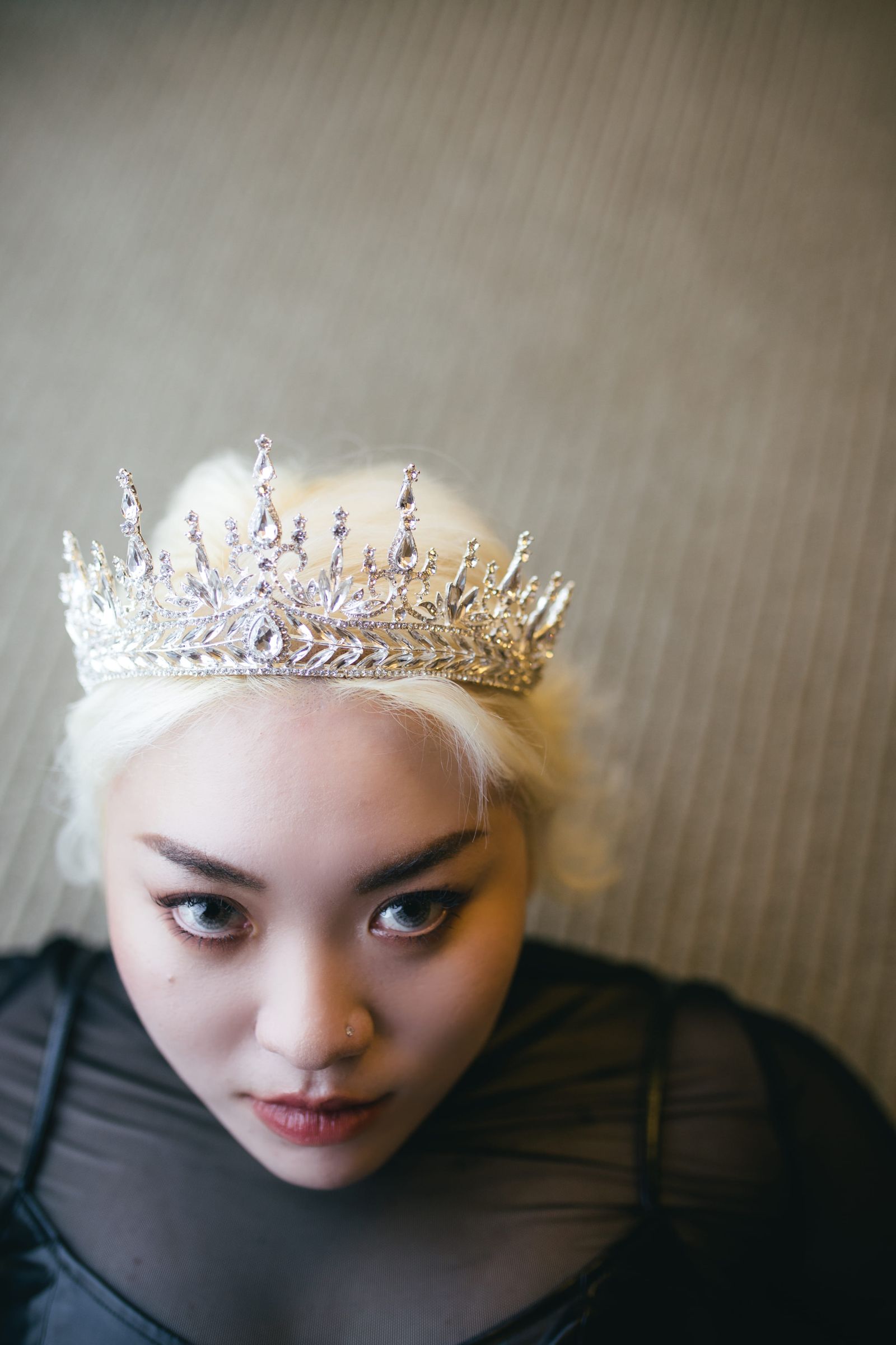 Naa高娜娜化身復仇女王！新曲〈Get On Your Knees〉要渣男跪下