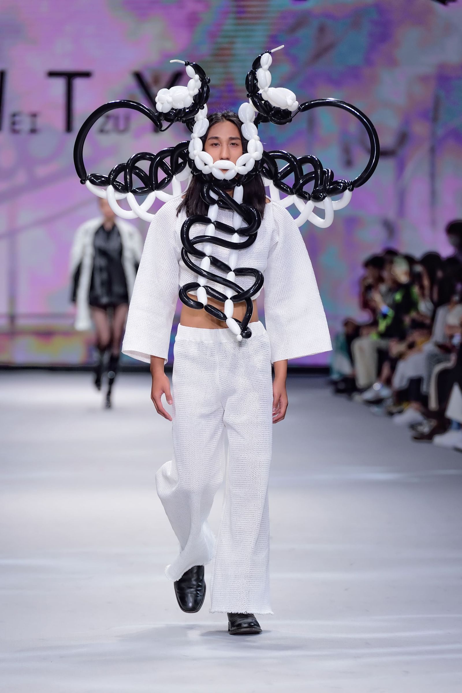創作氣球飾品登臺北時裝週！洪璽皓「夢想實現一半」　曝創作理念