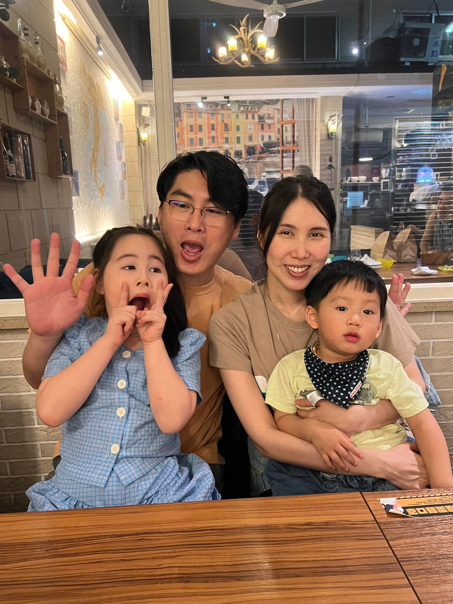 余天、李亞萍淚崩癱軟被扶出！余苑綺老公送最後一程　「最後告白」道別愛妻：真的好愛妳