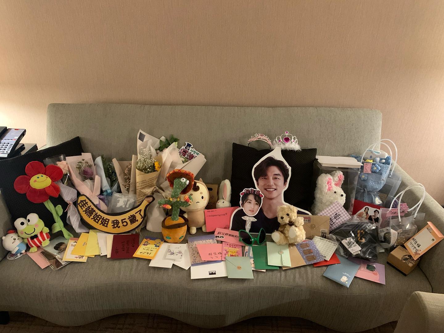 柯佳嬿赴韓宣傳《想見你》收「孔劉衣架」！帶男神回家巧妙同台網笑翻：想看坤達反映